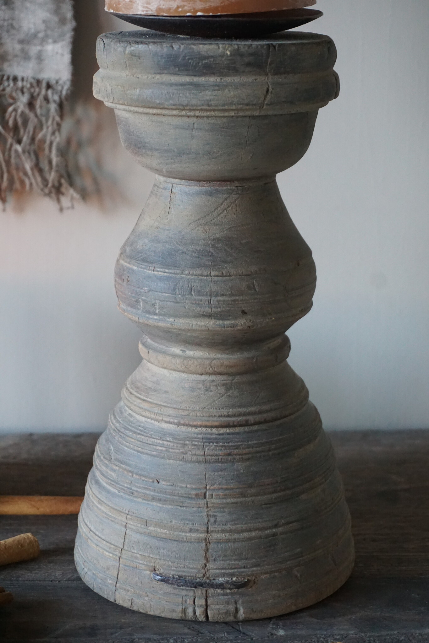 Rene Houtman Unieke Kandelaar | Oud Hout | H29 x D15 cm