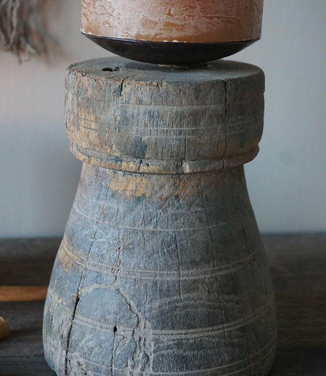 Rene Houtman Unieke Kandelaar | Oud Hout | H20 x D14 cm