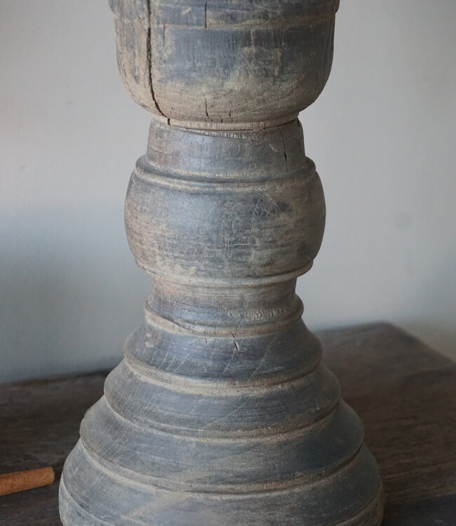 Rene Houtman Unieke Kandelaar | Oud Hout | H27 x D14,5 cm