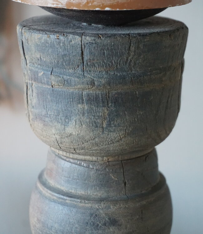 Rene Houtman Unieke Kandelaar | Oud Hout | H27 x D14,5 cm
