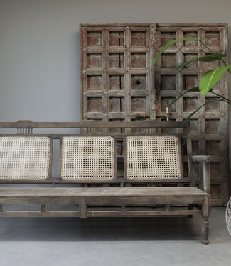 Be-Uniq Vintage retro bank | India | H83xB180xD78 cm