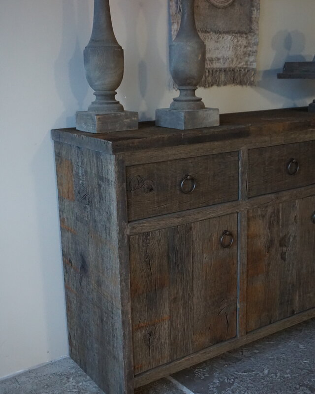 Rene Houtman Sidetable Oud Eikenhout Geborsteld | H90xB150xD45 cm