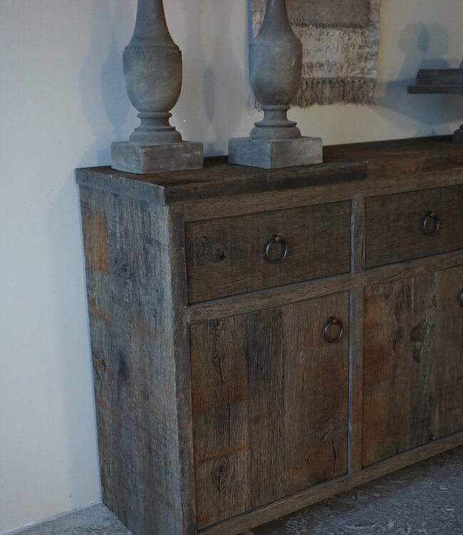 Rene Houtman Sidetable Oud Eikenhout Geborsteld | H90xB150xD45 cm