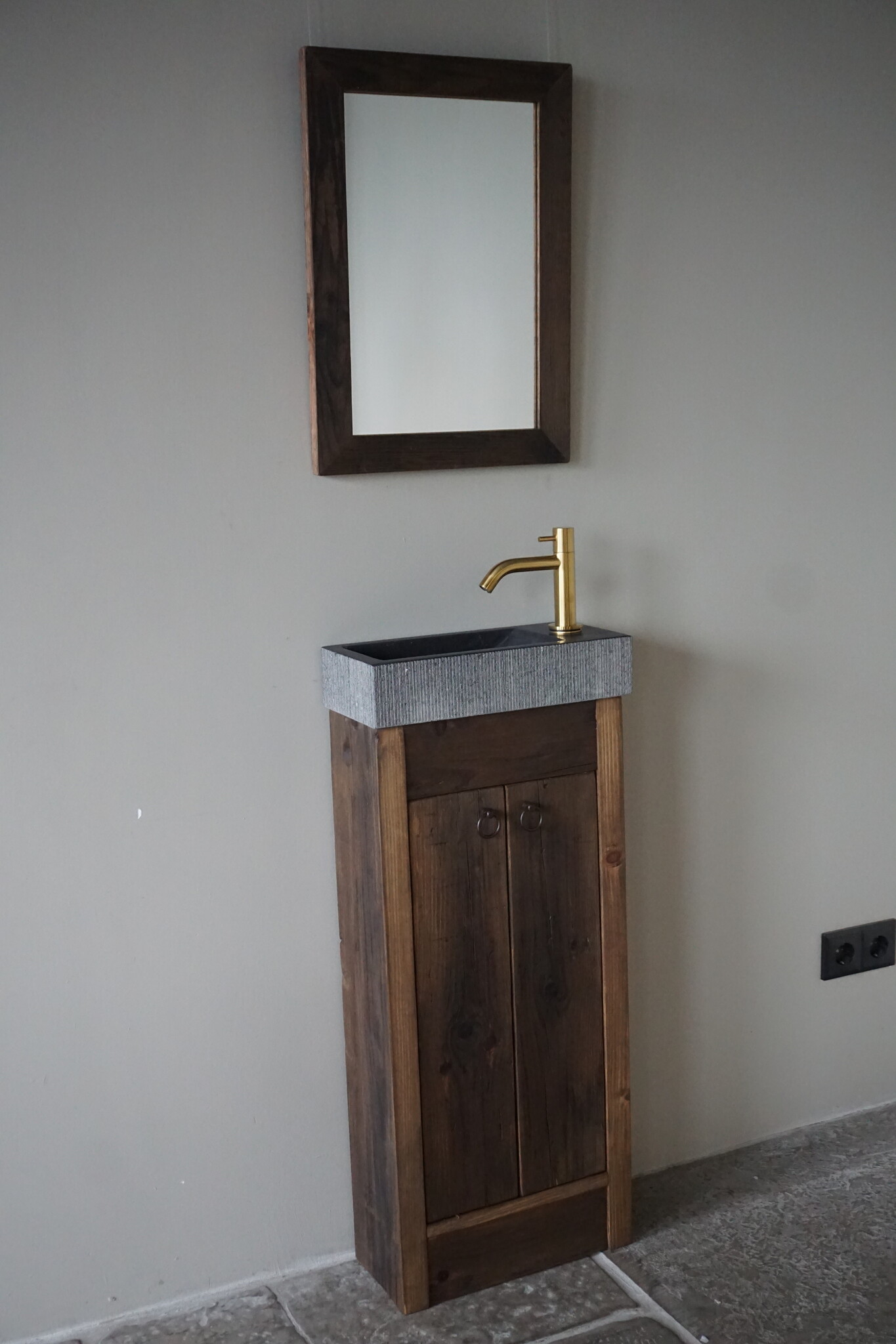 Rene Houtman Oud Grenenhout Landelijk Toiletmeubel + Fontein