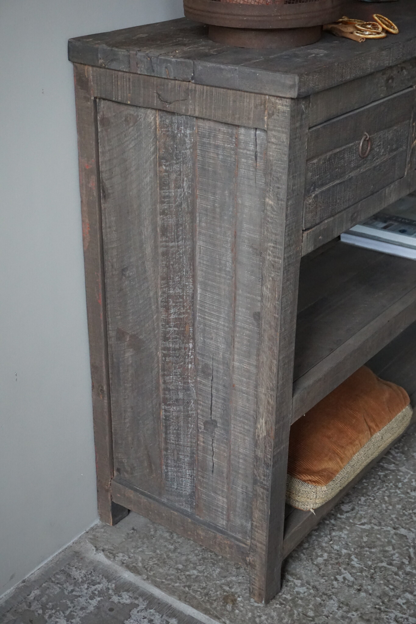Rene Houtman Sidetable | Oud Hout | 3 Lades | H91,5 x B121 x D40 cm