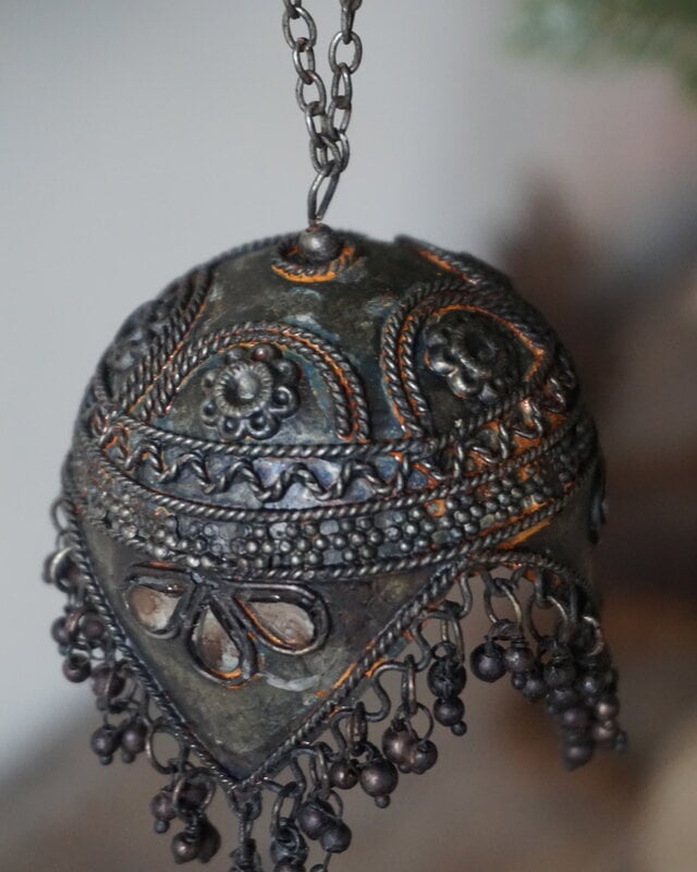 Rene Houtman Metalen Verweerde Hanger | India | Rond Met Puntjes