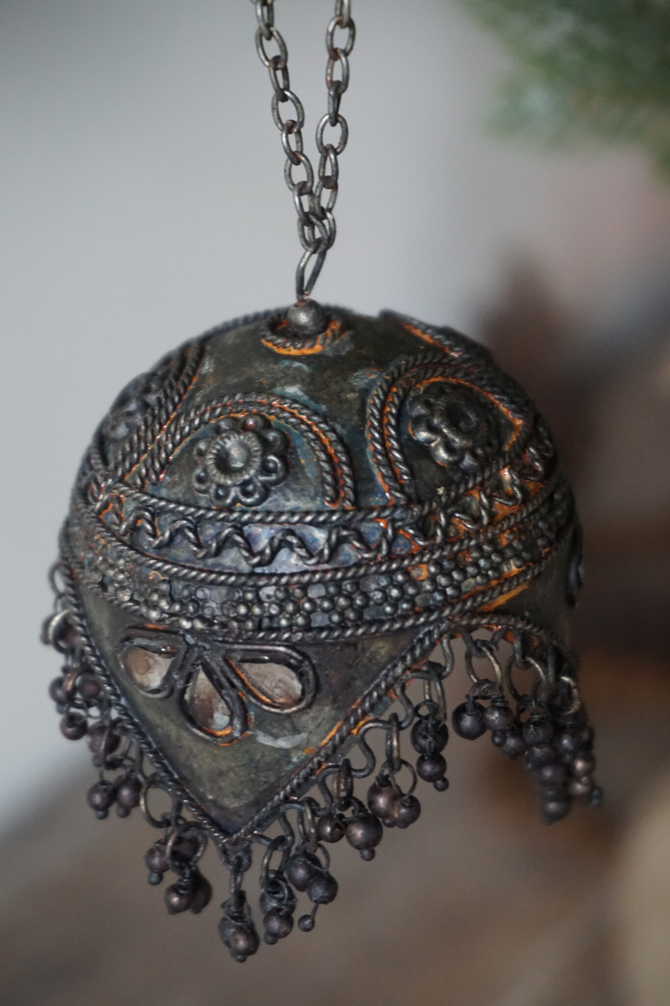 Rene Houtman Metalen Verweerde Hanger | India | Rond Met Puntjes