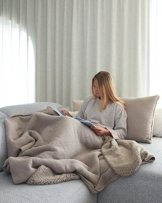 LEEFF Plaid Phileine taupe  | 170 x 130 cm