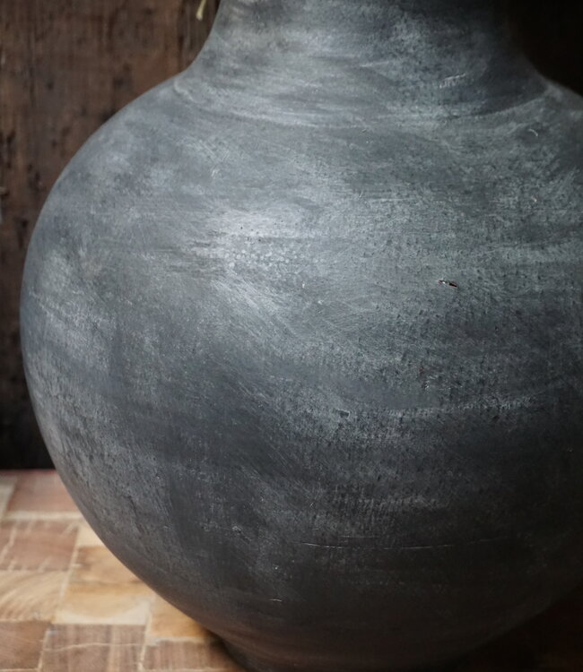 Rene Houtman Vaas Devi | Large | Black | H56 x D32 cm