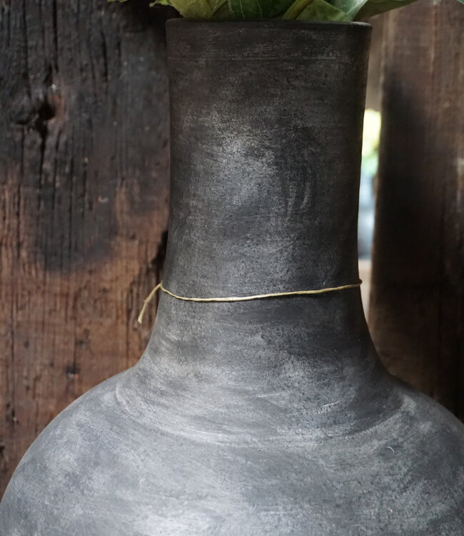 Rene Houtman Vaas Devi | Large | Black | H56 x D32 cm