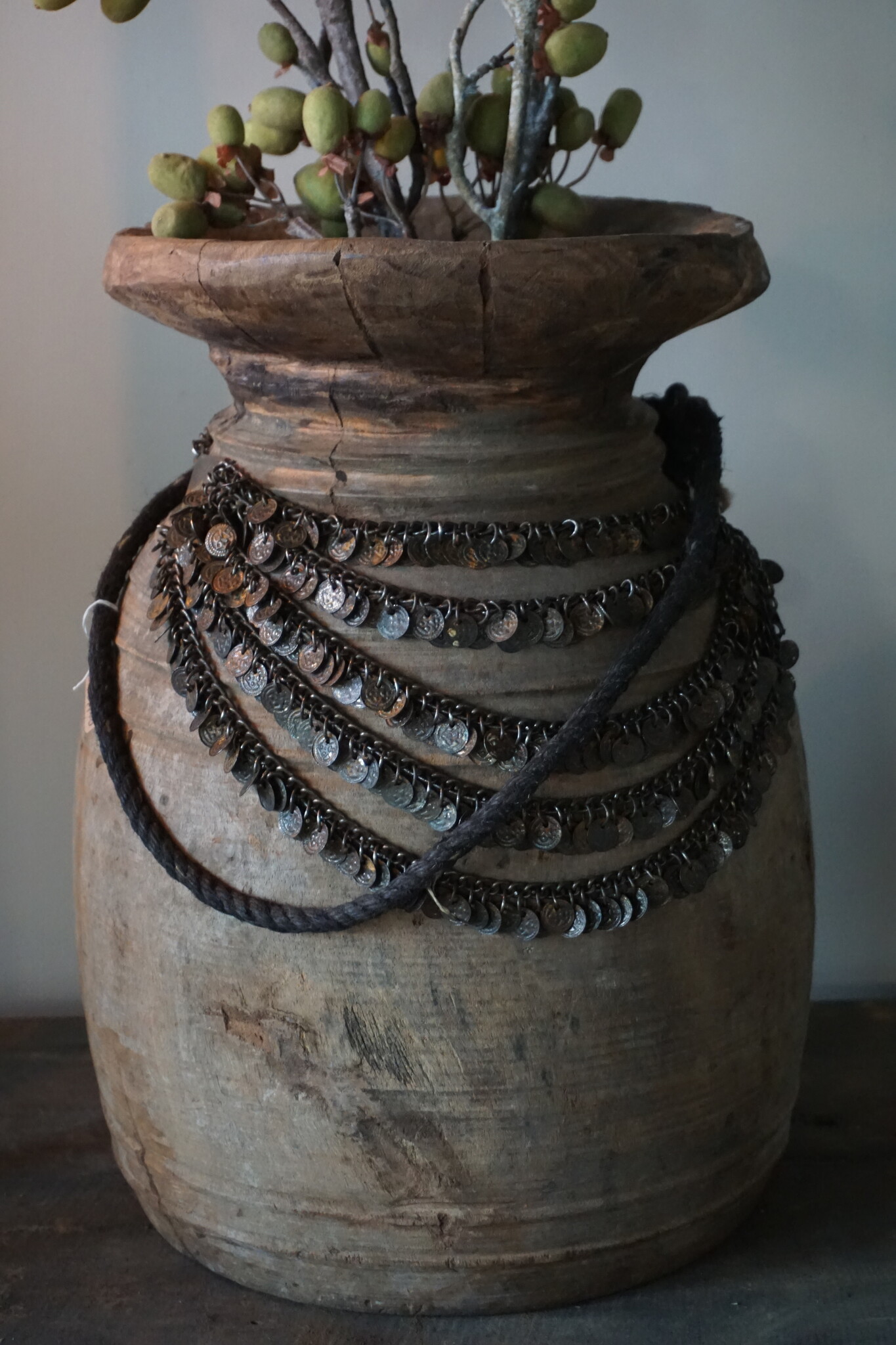 Rene Houtman Nepalese Houten Pot | Incl. Ketting | H40,5xD26 cm