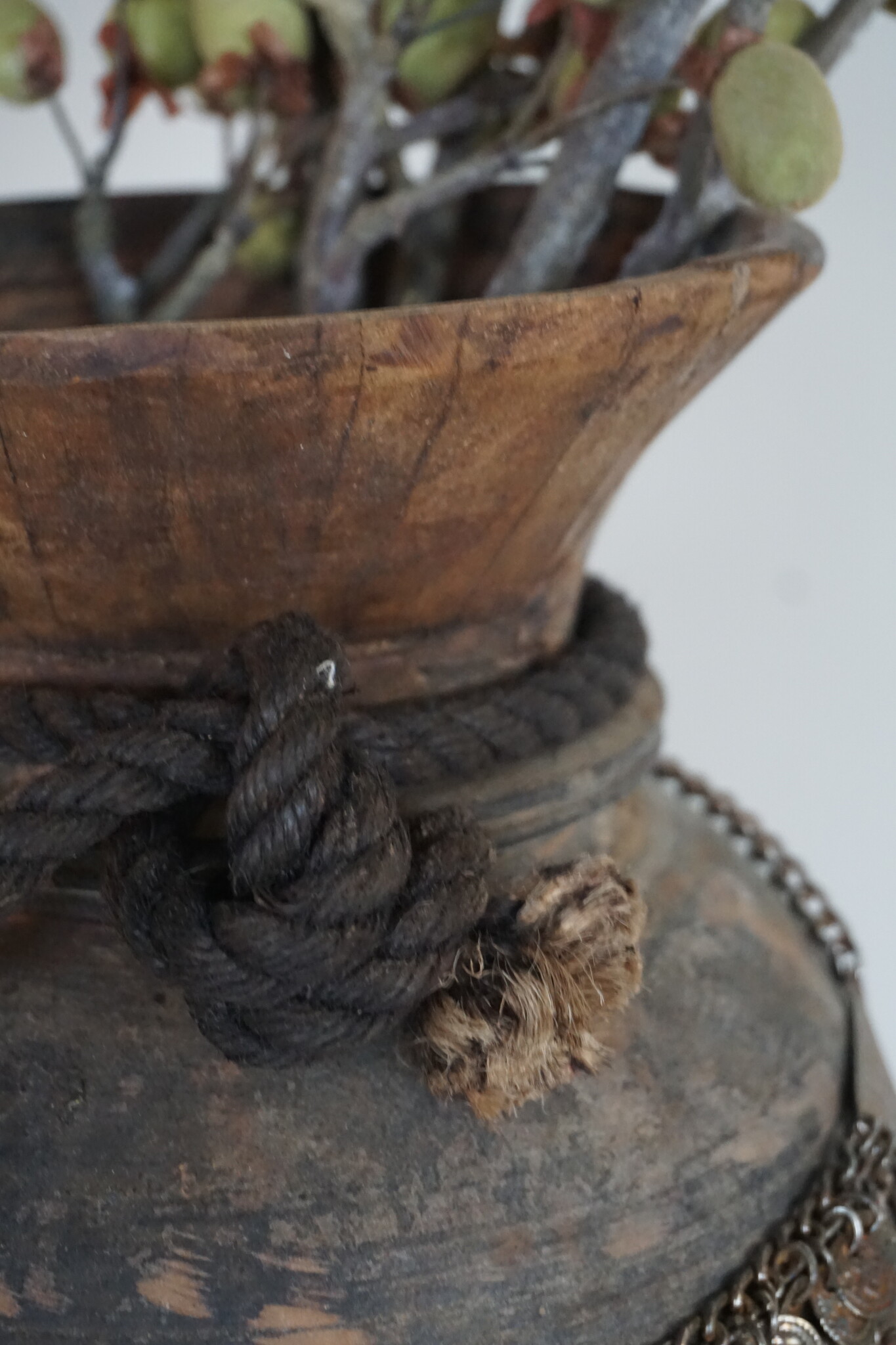 Rene Houtman Nepalese Houten Pot | Incl. Ketting | H37xD18 cm