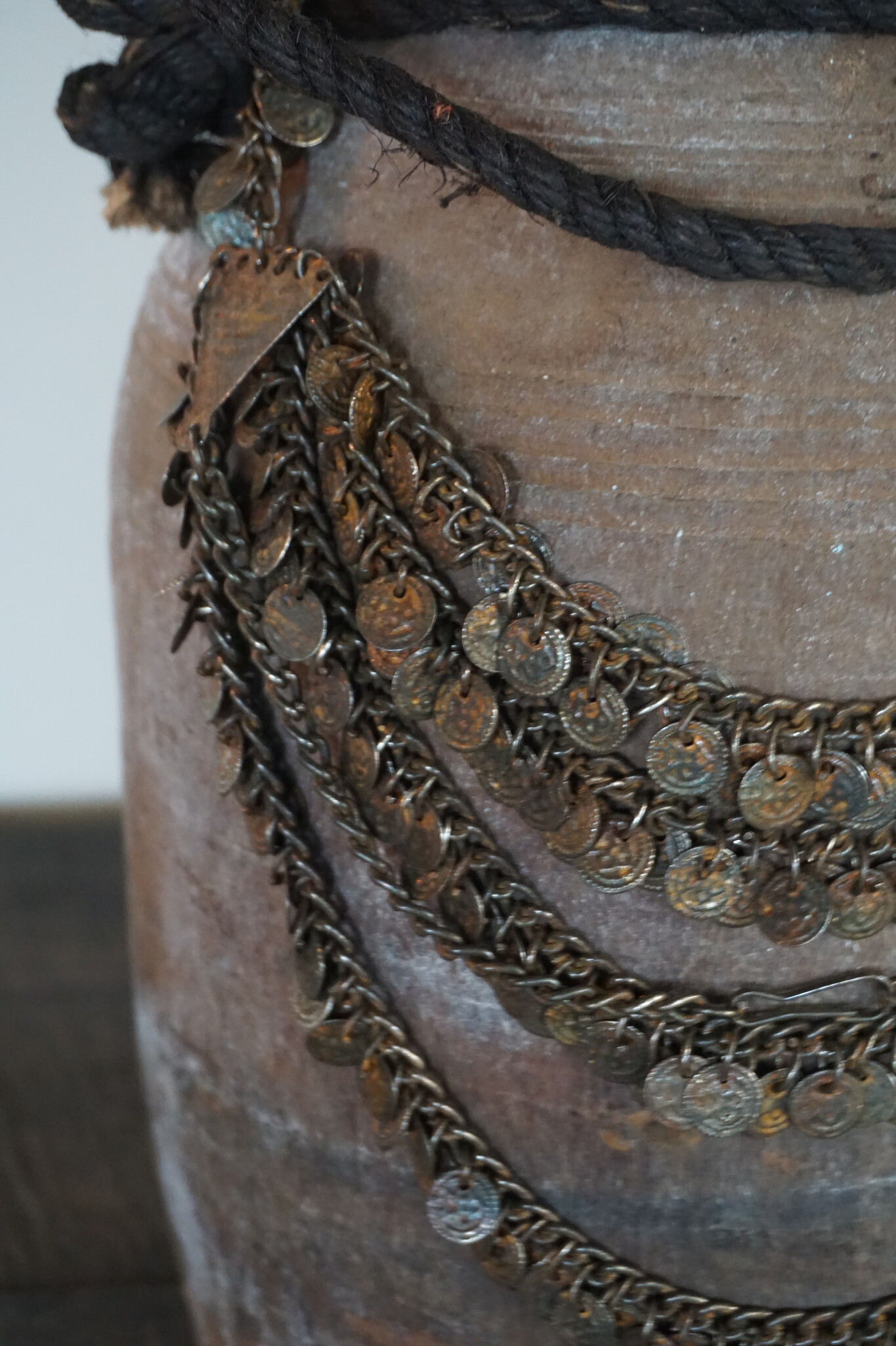 Rene Houtman Nepalese Houten Pot | Incl. Ketting | H37xD21 cm