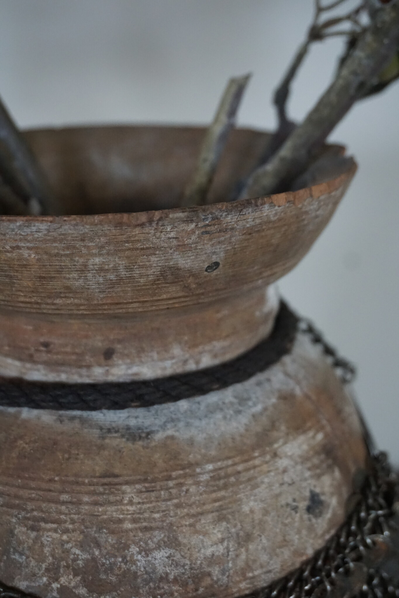 Rene Houtman Nepalese Houten Pot | Incl. Ketting | H30xD17 cm