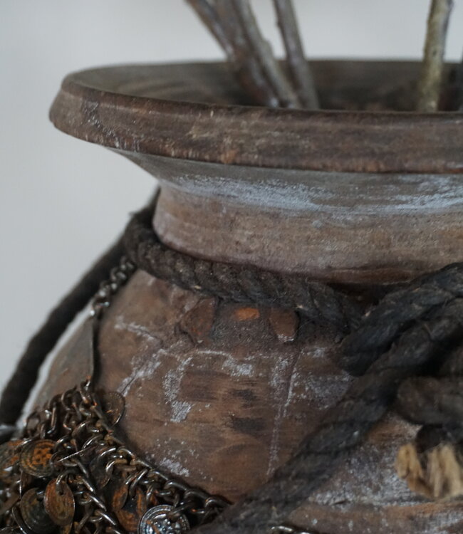 Rene Houtman Nepalese Houten Pot | Incl. Ketting | H30xD19 cm