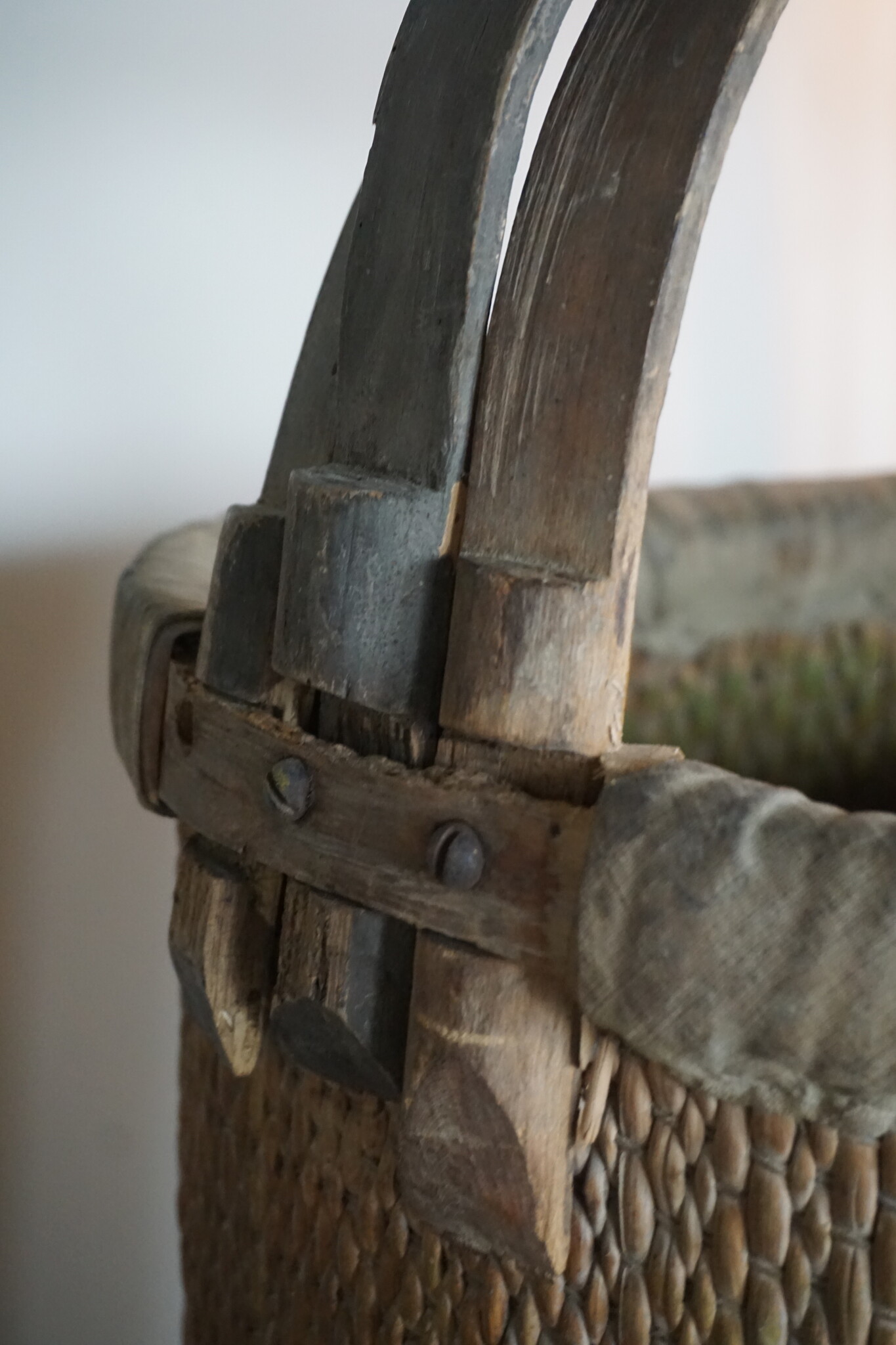 Rene Houtman Antieke Oosterse Plukmand Met Hengsel | H65xD40 cm
