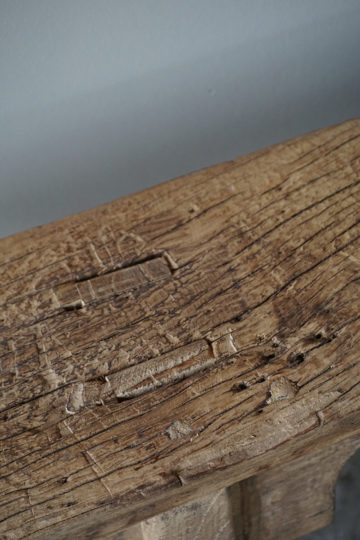 Rene Houtman Oud Houten Bankje | China | Krulpoten | H50xB140 cm