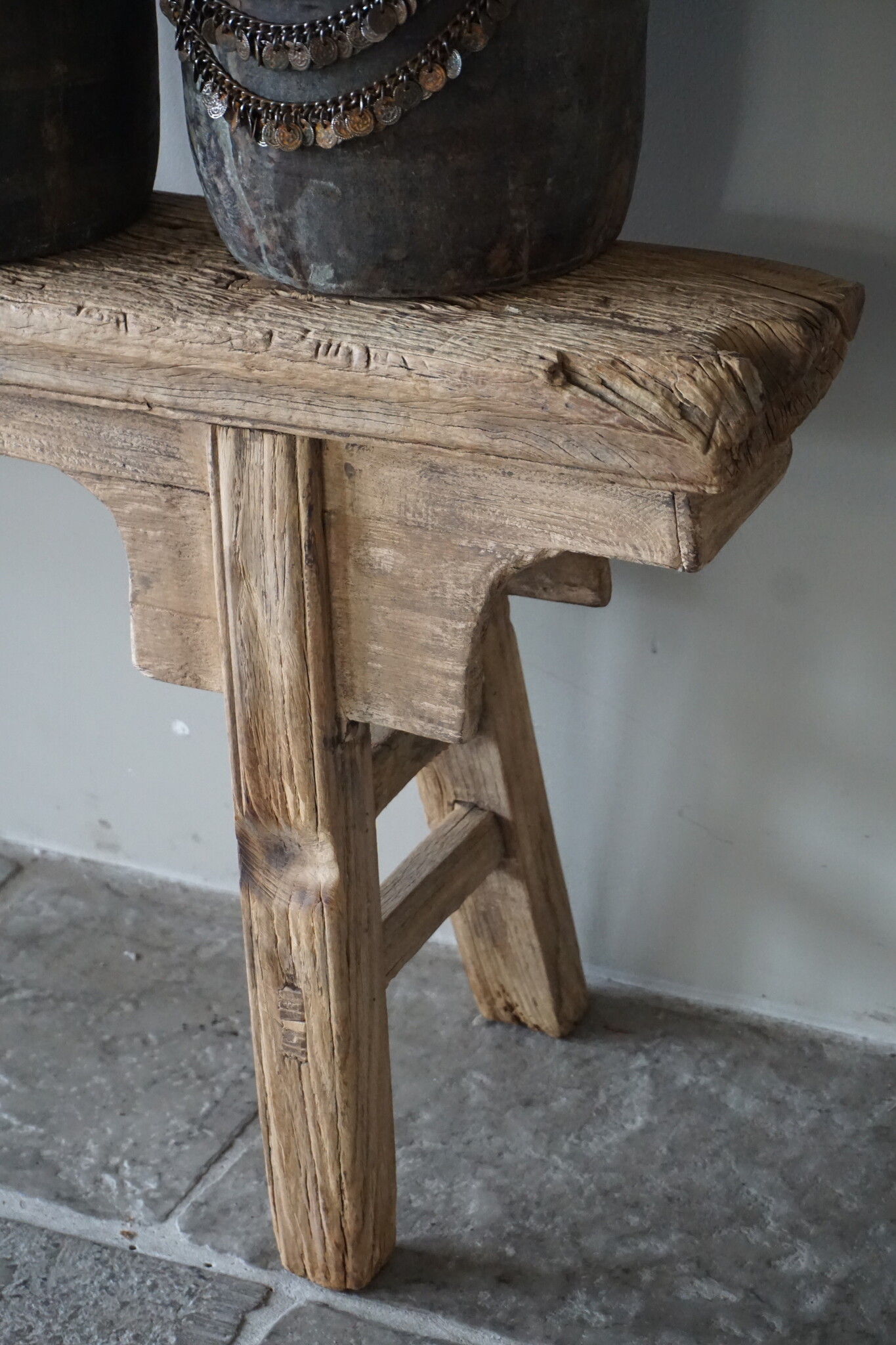 Rene Houtman Oud Houten Bankje | China | Krulpoten | H50xB140 cm