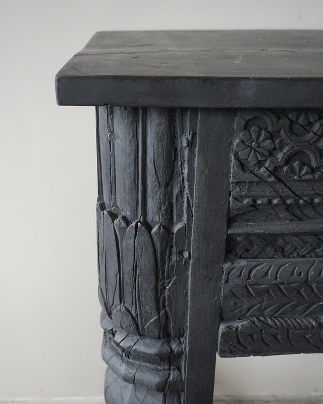 Rene Houtman Oude Wandtafel | Houtsnijwerk | Zwart | B152 cm