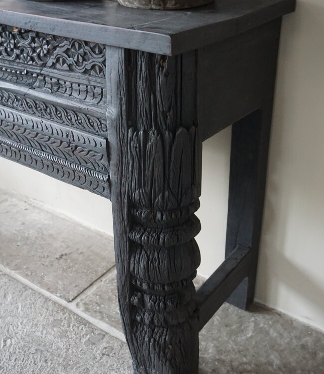 Rene Houtman Oude Wandtafel | Houtsnijwerk | Zwart | B152 cm