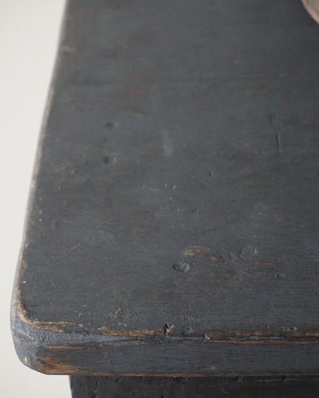 Rene Houtman Oude Wandtafel | Zwart | Houtsnijwerk | B152 cm