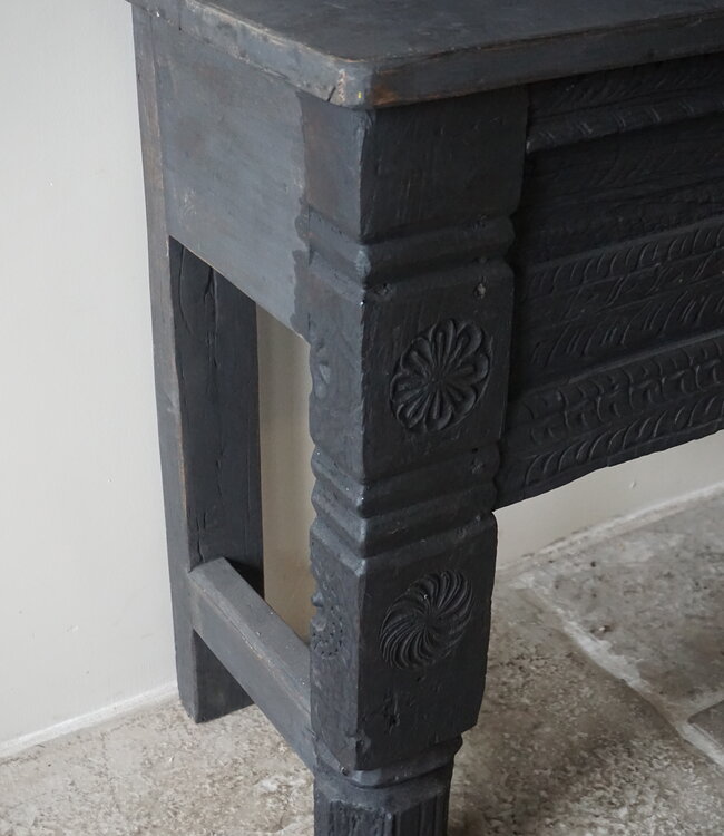 Rene Houtman Oude Wandtafel | Zwart | Houtsnijwerk | B152 cm