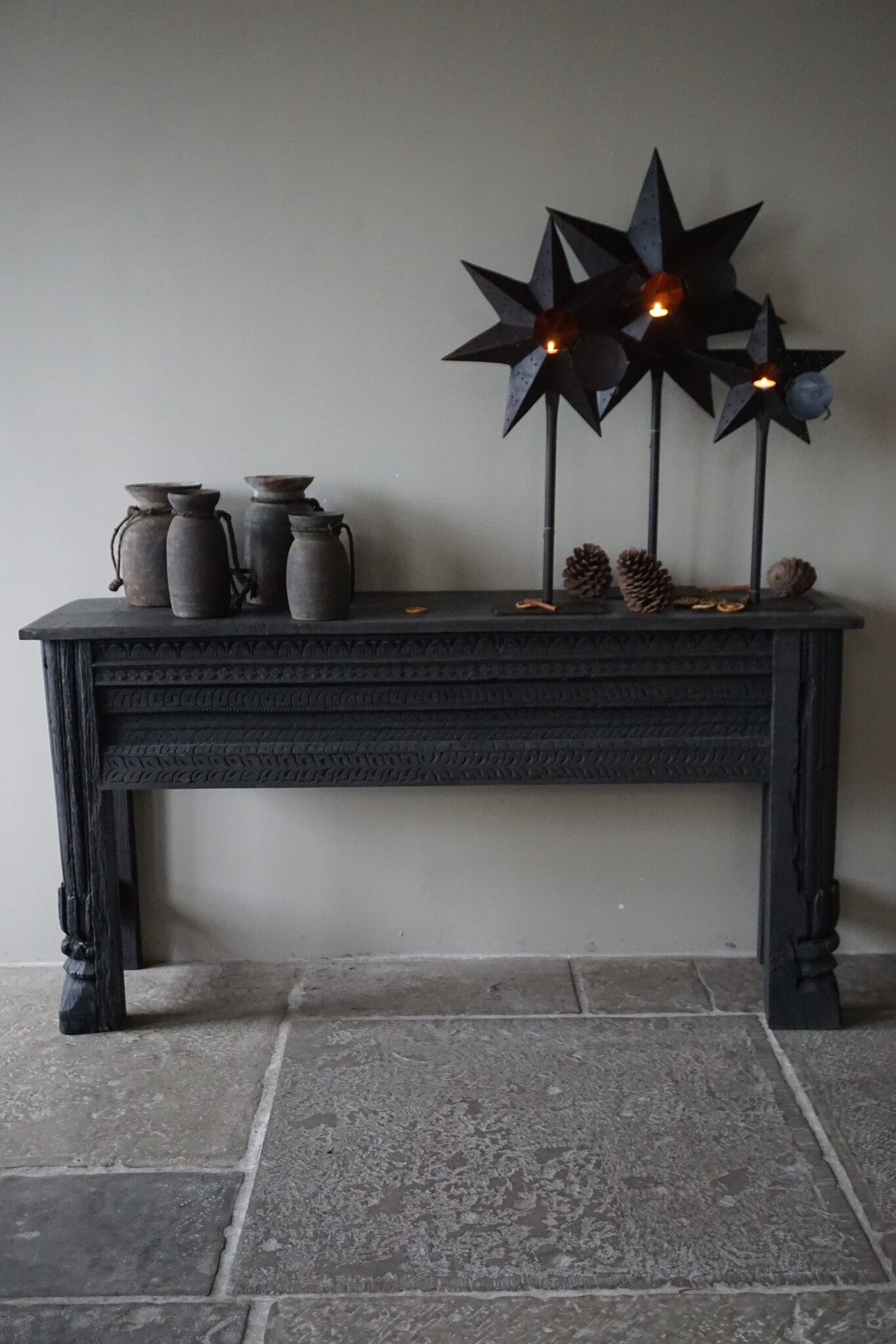 Rene Houtman Oude Wandtafel | Houtsnijwerk | B152 cm | Zwart