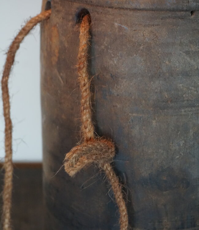 Aura Peeperkorn Nepalese Houten Pot | H27 x D18 cm