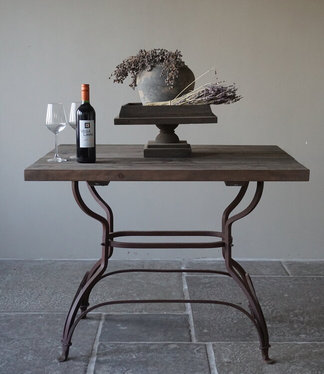 Rene Houtman Tafel Met IJzeren Voet | H79 x B100 x D80 cm