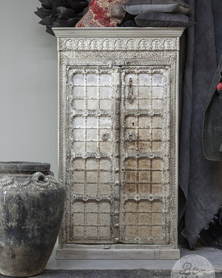 Be-Uniq Unieke Oude Kast | Zilver | H193xB100xD45 cm