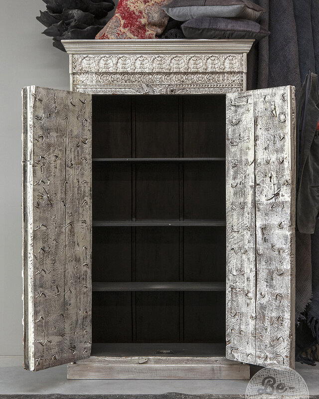 Be-Uniq Unieke Oude Kast | Zilver | H193xB100xD45 cm