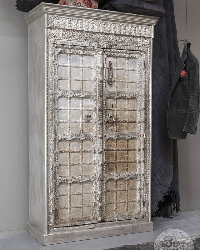 Be-Uniq Unieke Oude Kast | Zilver | H193xB100xD45 cm