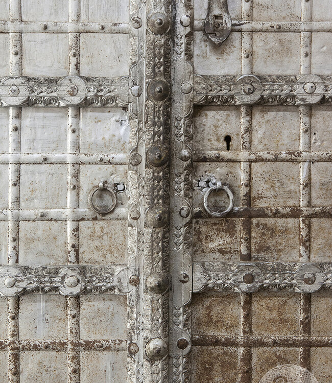 Be-Uniq Unieke Oude Kast | Zilver | H193xB100xD45 cm