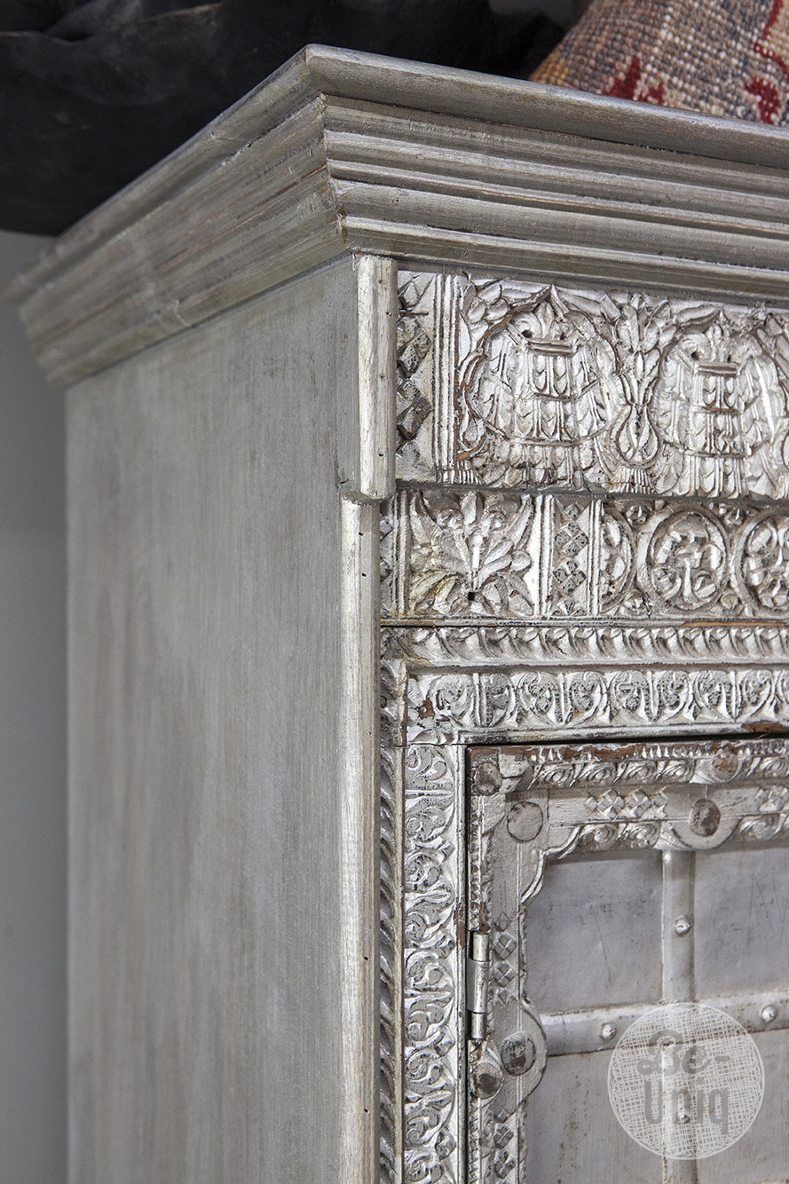 Be-Uniq Unieke Oude Kast | Zilver | H193xB100xD45 cm