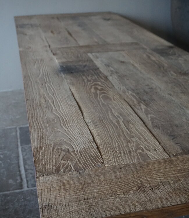 Rene Houtman Oud Eikenhouten Tafel | B300xD100xH79  cm