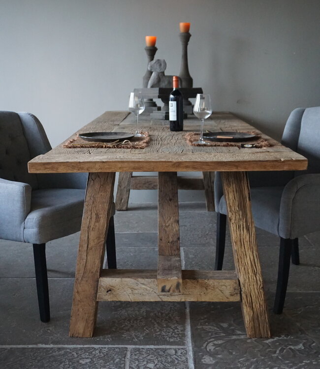 Rene Houtman Oud Eikenhouten Tafel | L270 x D100 x H78,5 cm