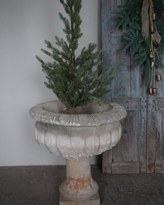 Be-Uniq Stenen Pot Met Voetstuk | D61,5xH62 cm