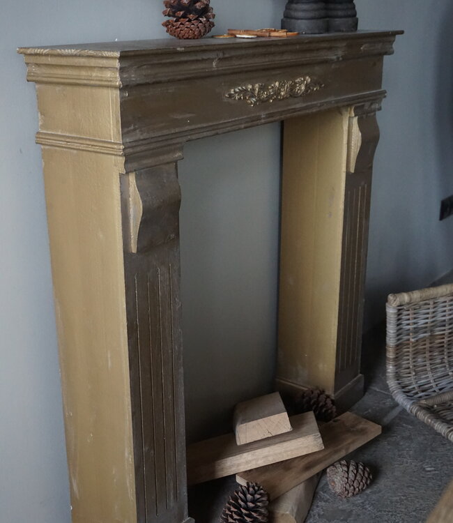 Rene Houtman Sfeervolle Houten Schouw | Goudkleurig| H99 x B100 x D22 cm