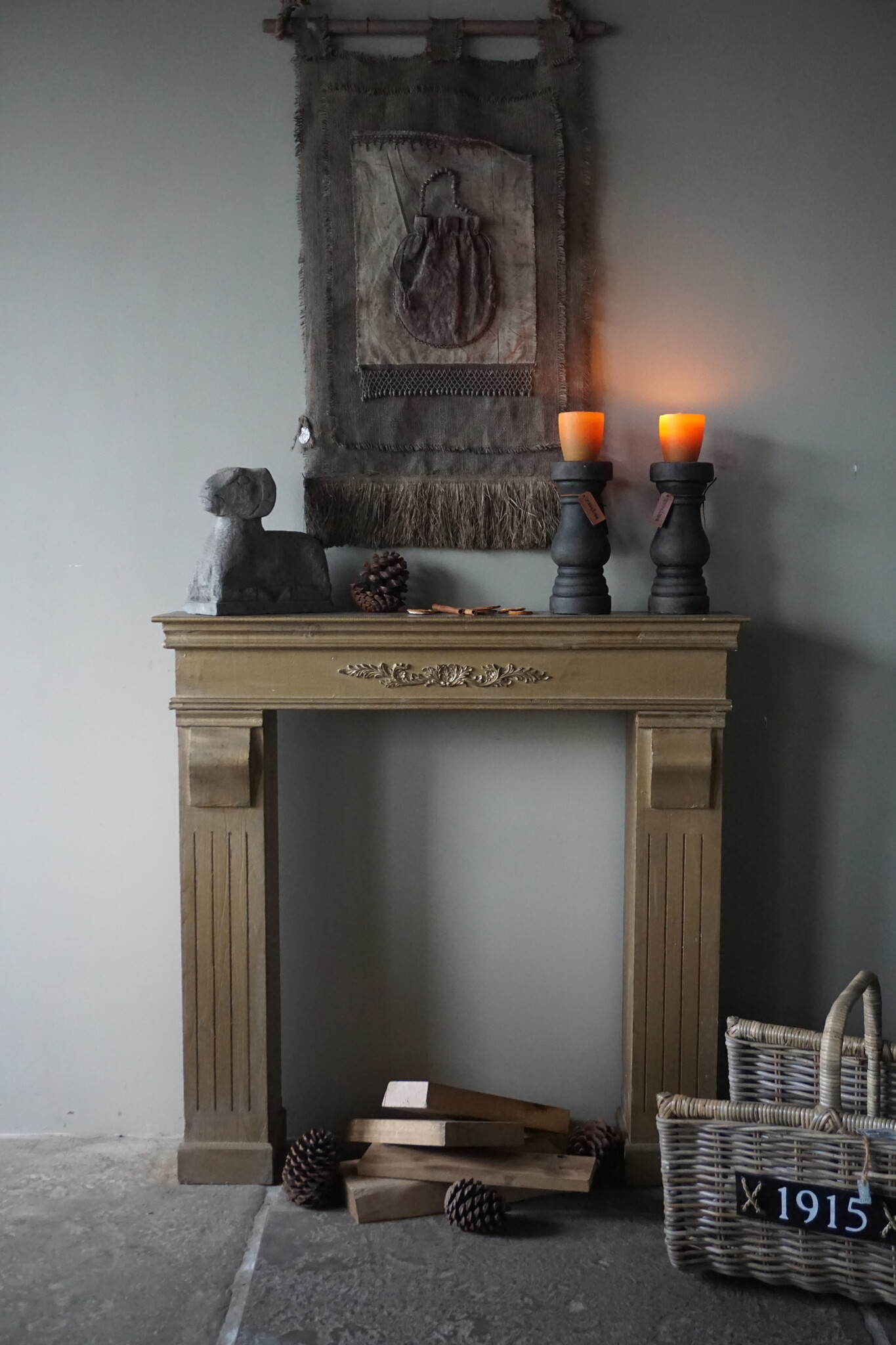 Rene Houtman Sfeervolle Houten Schouw | Goudkleurig| H99 x B100 x D22 cm