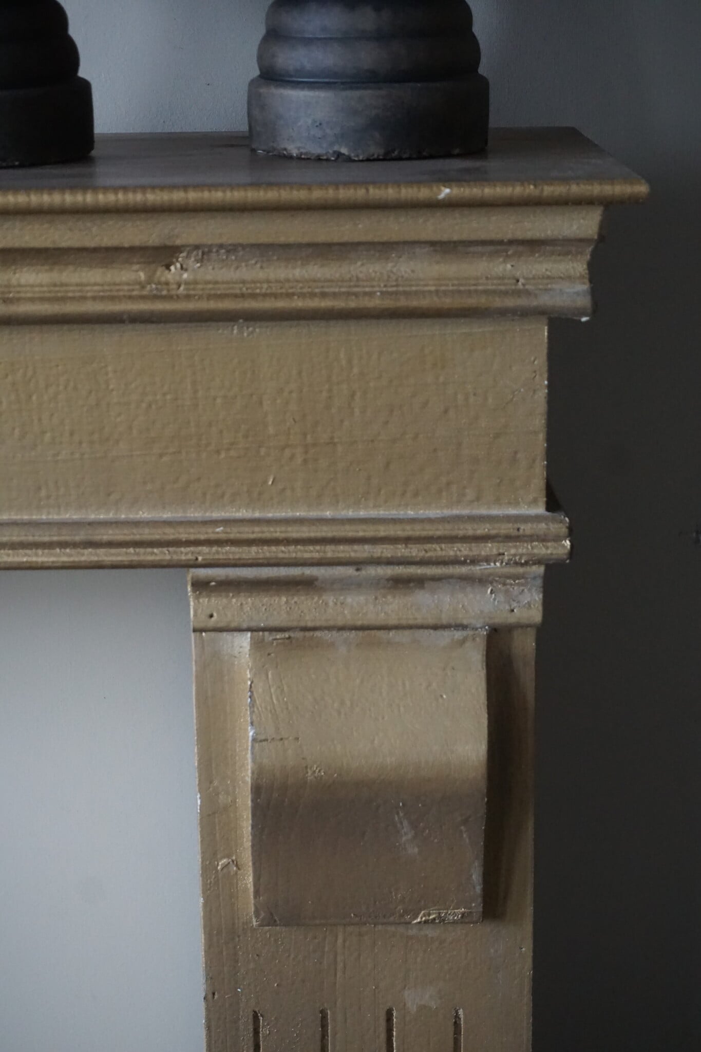 Rene Houtman Sfeervolle Houten Schouw | Goudkleurig| H99 x B100 x D22 cm