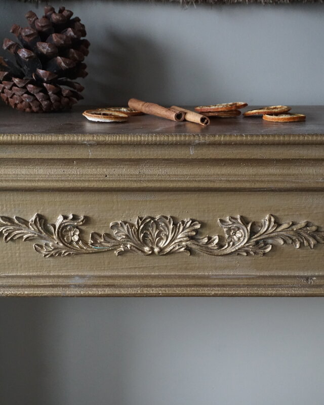 Rene Houtman Sfeervolle Houten Schouw | Goudkleurig| H99 x B100 x D22 cm