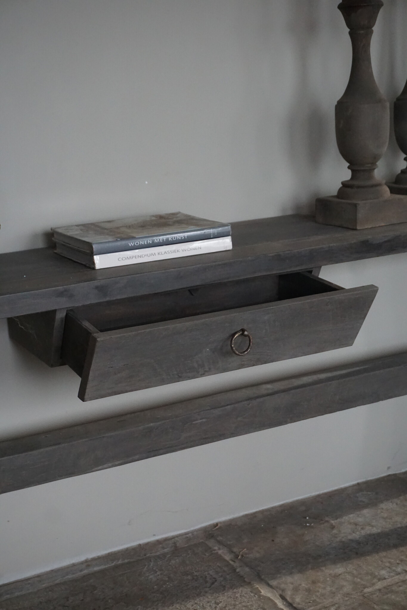 Rene Houtman Sidetable Cross| Grey | Oud Hout | Met Lade | H79 x B200