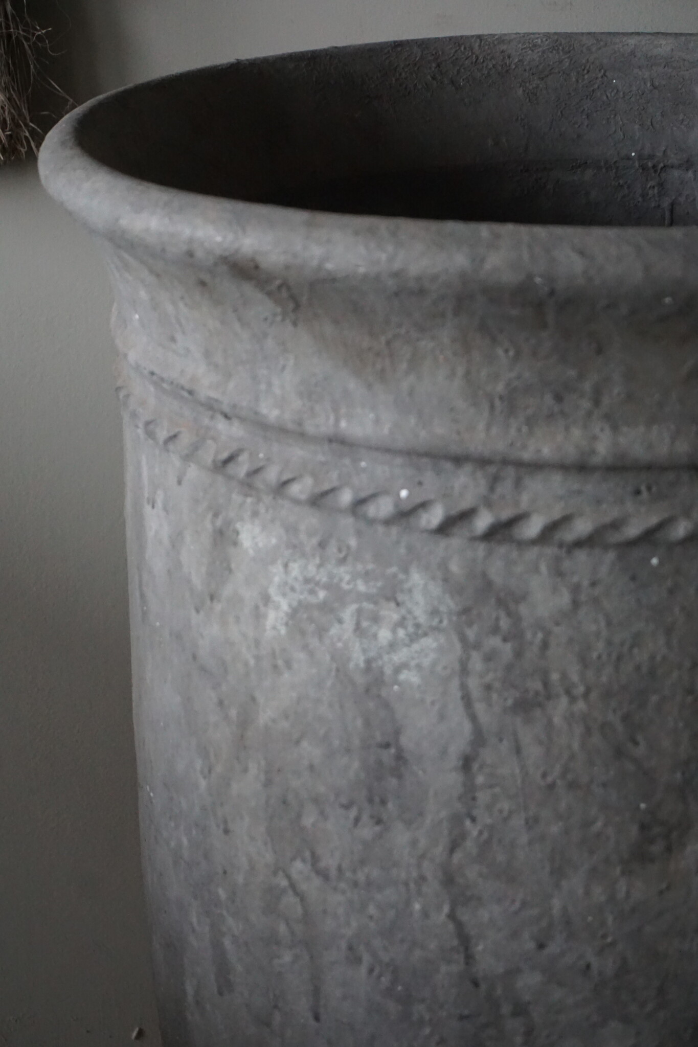 Rene Houtman Prachtige Grote Betonnen Pot | H140 x D90 cm