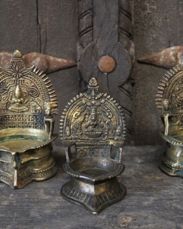 Be-Uniq Antieke Brass Waxinehouder | Nepal | H14 x B8 x D8 cm
