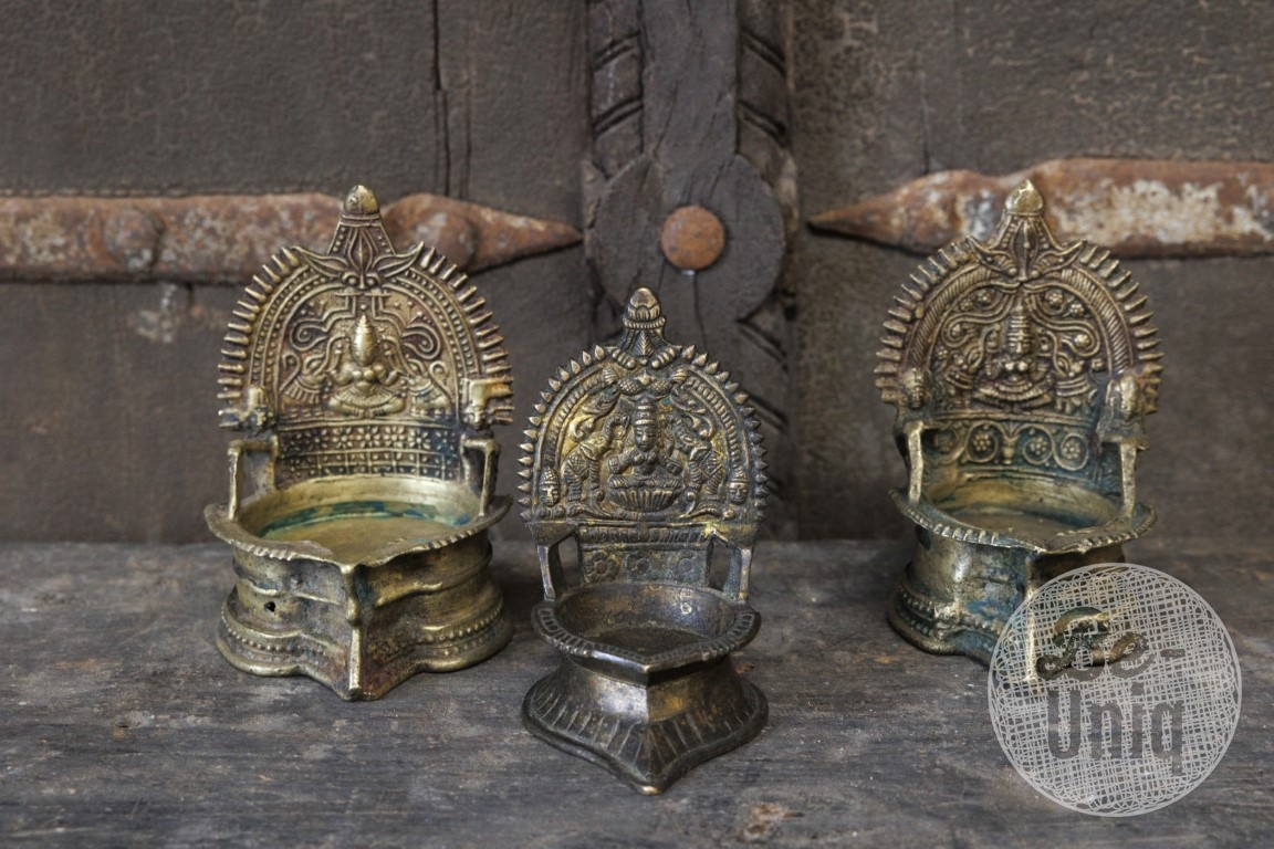 Be-Uniq Antieke Brass Waxinehouder | Nepal | H14 x B8 x D8 cm