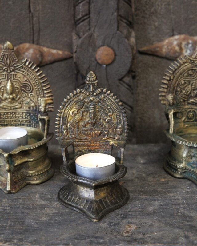 Be-Uniq Antieke Brass Waxinehouder | Nepal | H14 x B8 x D8 cm