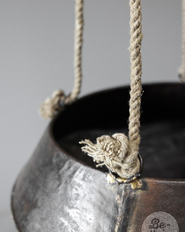 Be-Uniq Metalen Hangpot Aan Touw | H15 x B32 x D32 cm