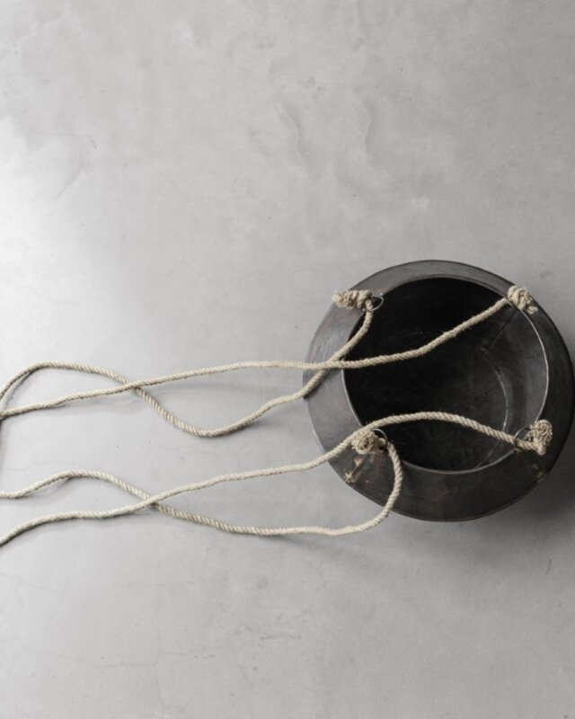 Be-Uniq Metalen Hangpot Aan Touw | H15 x B32 x D32 cm