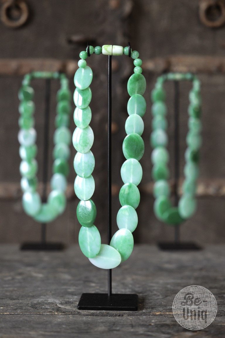Be-Uniq Ketting Op Standaard | Groen | H34 x B8 x D6 cm