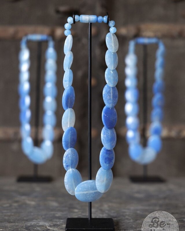 Be-Uniq Ketting Op Standaard | Blauw | H34 x B8 x D6 cm